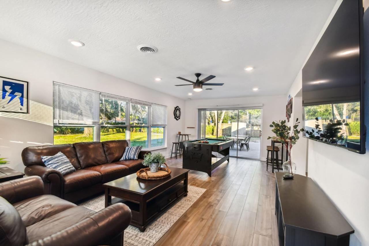 Plush Sheets, Games!, Huge Backyard, Massage Chair Tampa Exteriör bild