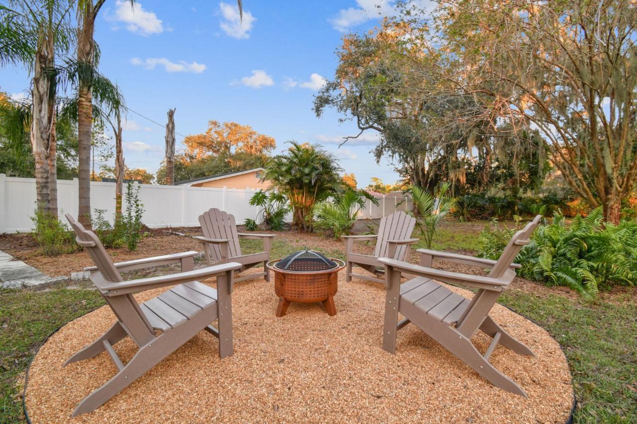 Plush Sheets, Games!, Huge Backyard, Massage Chair Tampa Exteriör bild