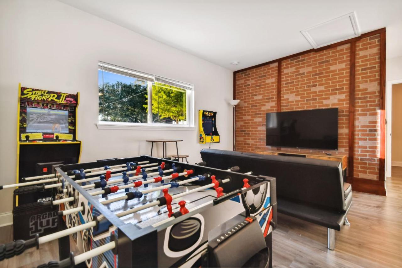 Plush Sheets, Games!, Huge Backyard, Massage Chair Tampa Exteriör bild