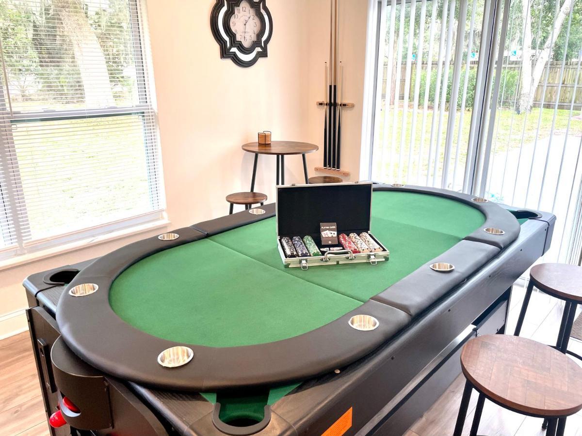 Plush Sheets, Games!, Huge Backyard, Massage Chair Tampa Exteriör bild