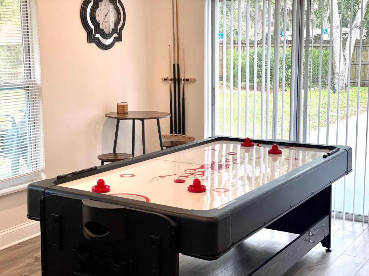 Plush Sheets, Games!, Huge Backyard, Massage Chair Tampa Exteriör bild